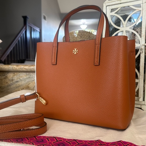 Tory Burch Handbags - New Tory Burch BLAKE SMALL TOTE BOURBON / CORNBREAD